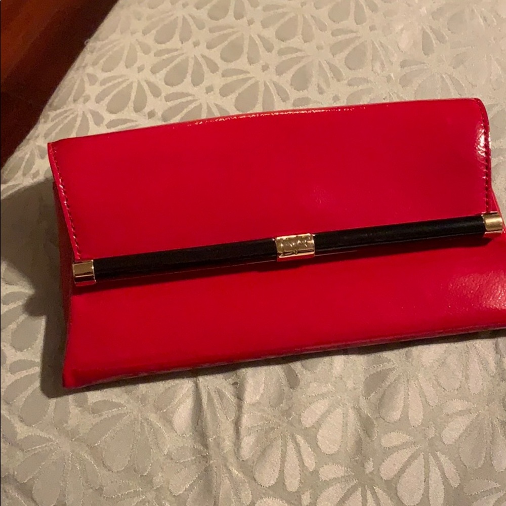 DVF clutch red